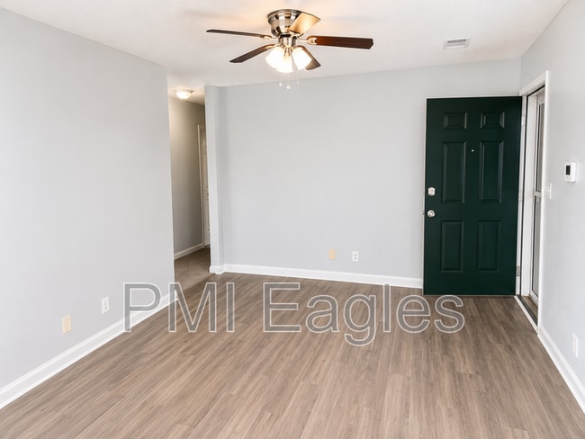 Photo - 1140 Timothy Ave
