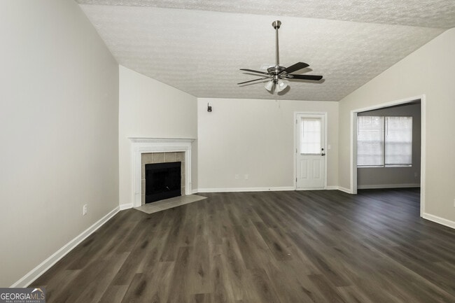 Photo - 955 Foxworthy Ln