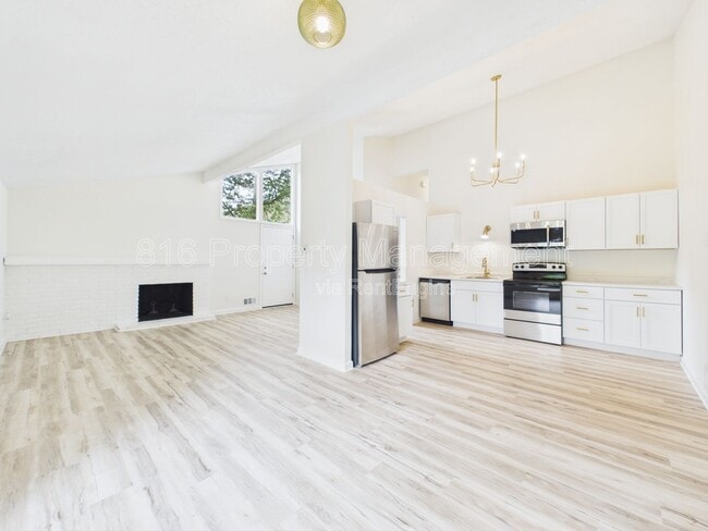 Building Photo - 11220 College Ave Unit #11218