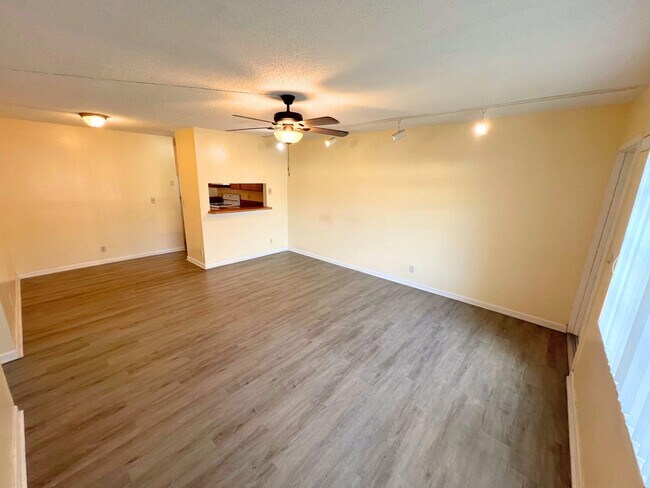 Photo - 843 Twin Lakes Dr Unit 30B