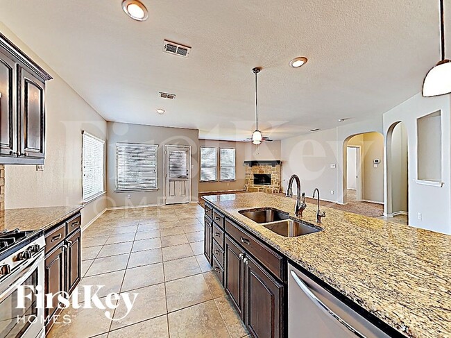 Photo - 1724 Henderson Dr