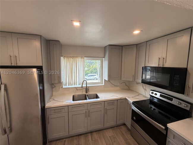 837 SE 12th 837 Unit 837