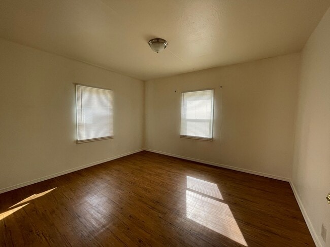 Photo - petj442 Unit -