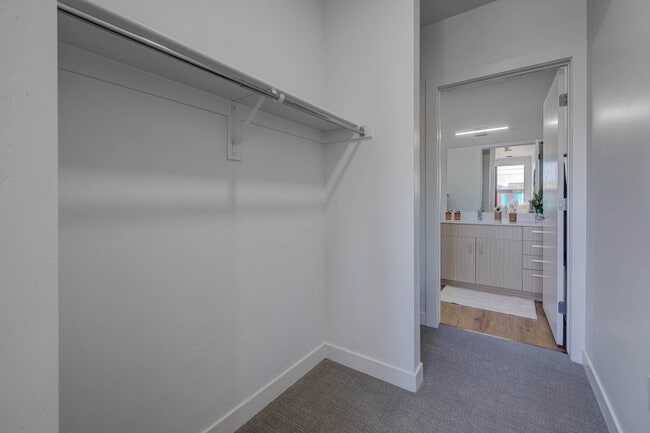 330 Belhaven