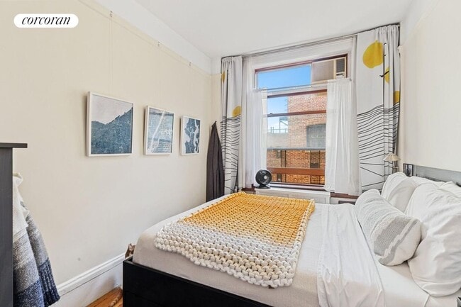 Photo - 527 W 110th St