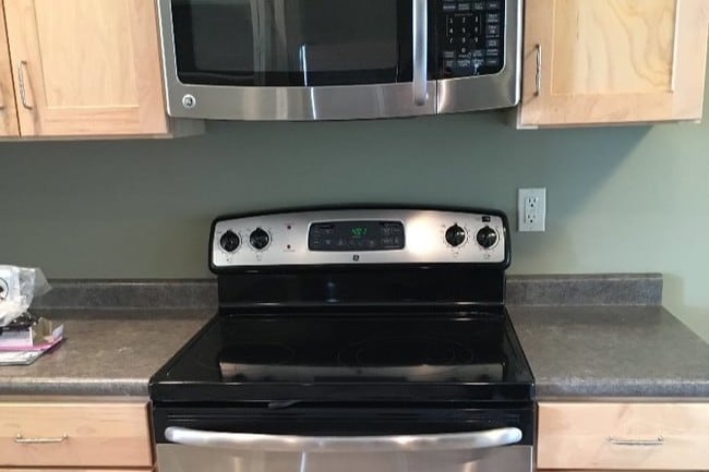 Stainless Range & Microwave - Woodstock and Veranda