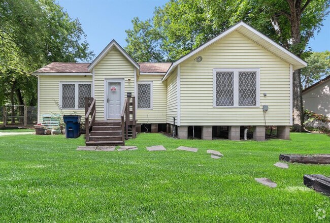 Building Photo - 2322 1st Ave N Rental