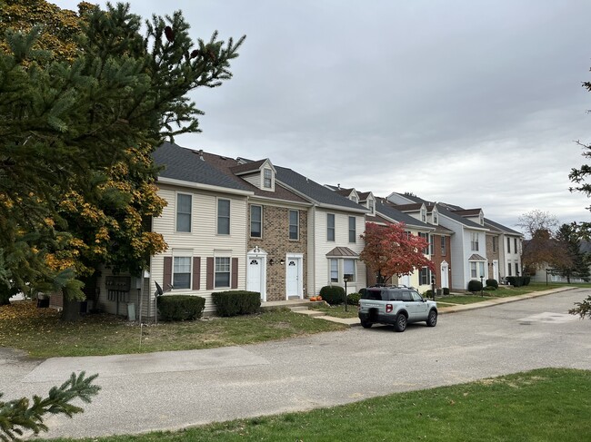 Photo - 2852 Green Meadow Dr Townhome