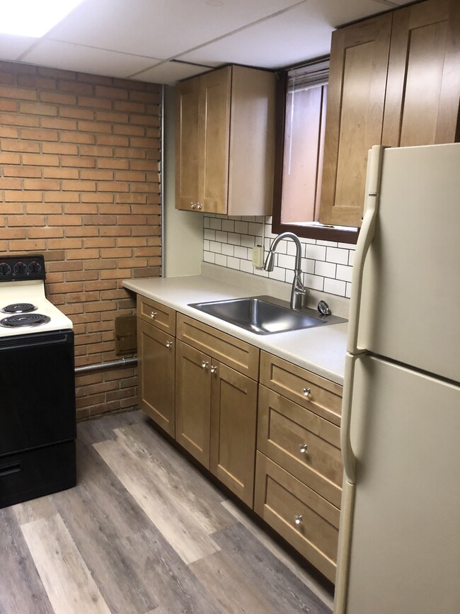 Brand new Allen & Roth cabinets - 4318 Benjamin St NE House