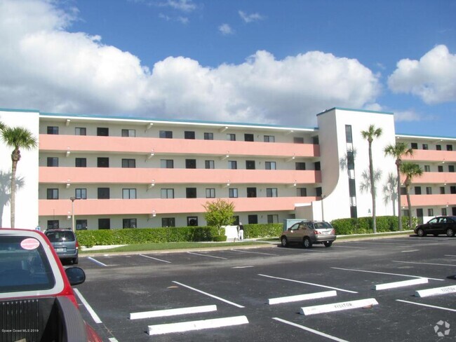 Building Photo - 2467 S Washington Ave Rental