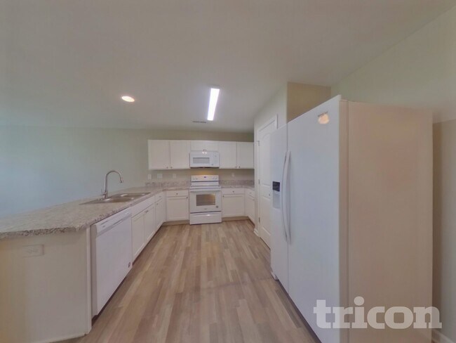 Photo - 567 Scarlet Leaf Ln.