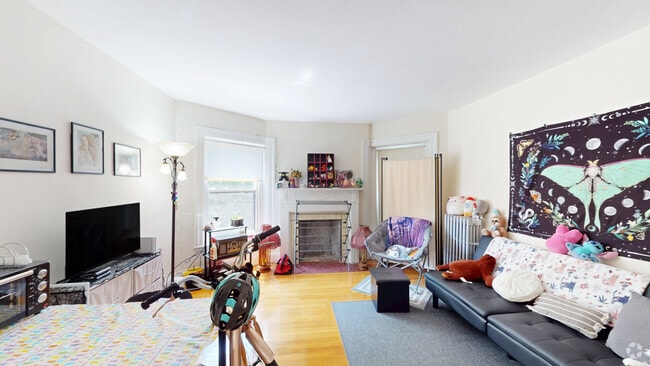 Building Photo - 1073 Beacon St Unit 8 Rental