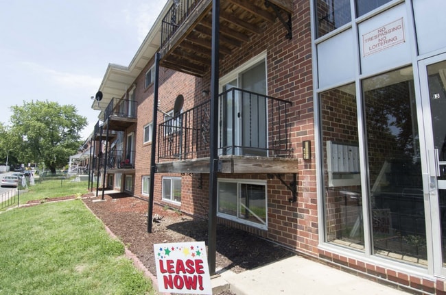 Building Photo - 6518 Brown Ave