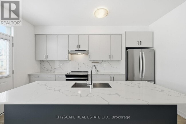 Photo - 8 Andrew Knowles Ln