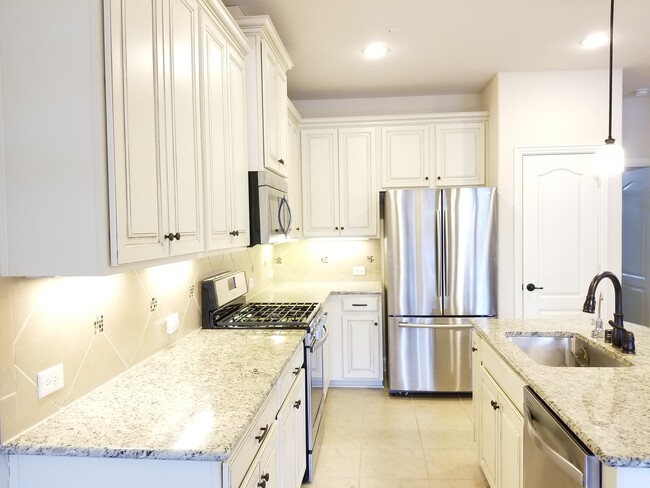 Building Photo - 555 Waterloo Dr Rental