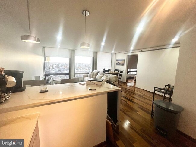 Building Photo - 200 Locust St Unit 27H