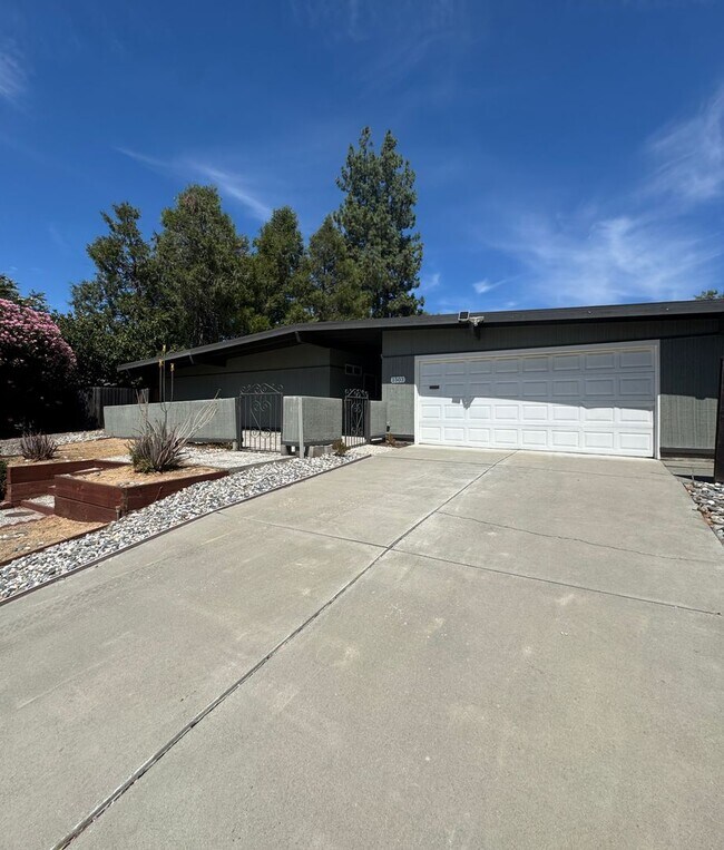 Photo - 1503 Brown Dr