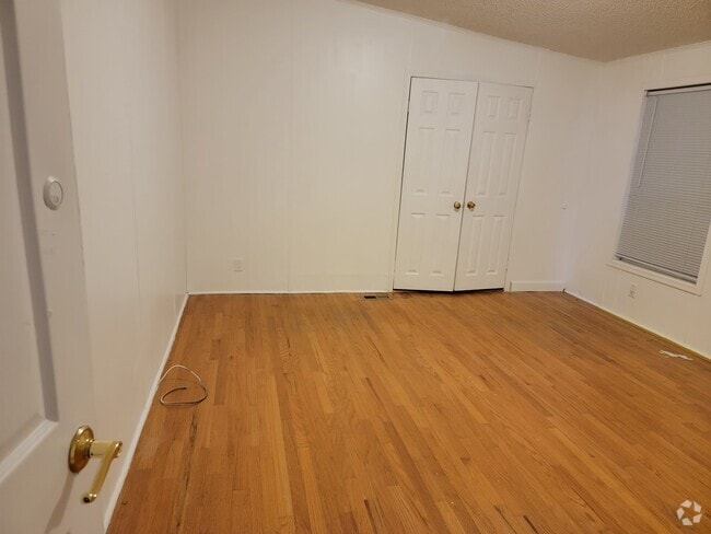 Building Photo - 2386 Sims Dr NE Unit Basement Rental