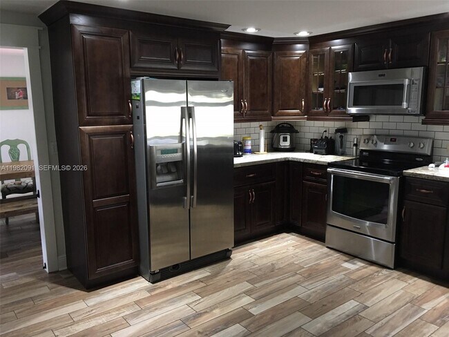 Photo - 8421 SW 28th St