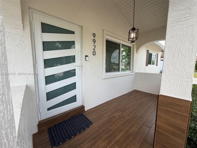 Photo - 9920 Jamaica Dr