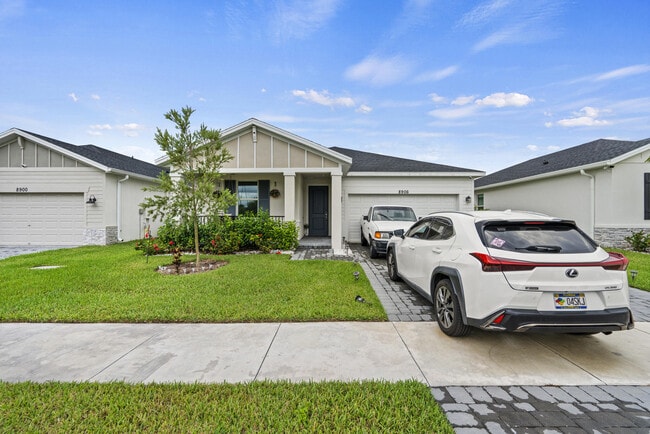 Photo - 8906 Dahlia Cir