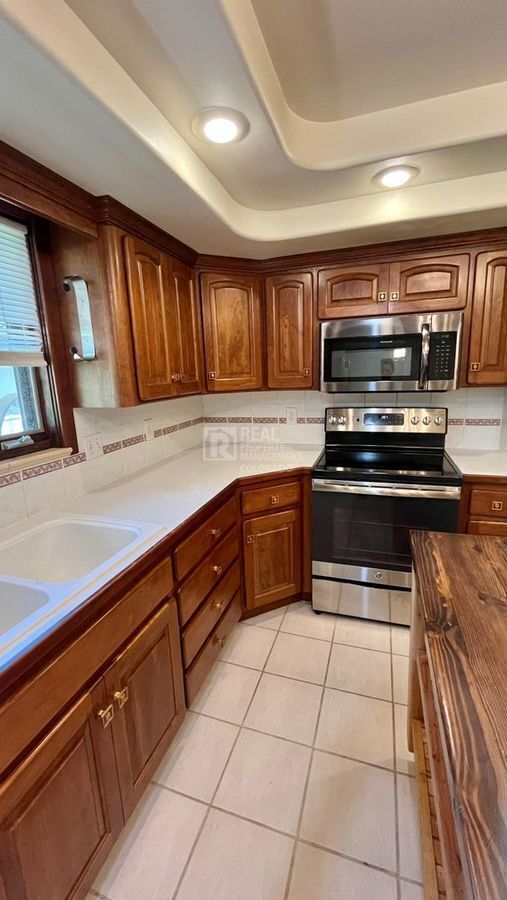 Photo - 2748 S Marshall St