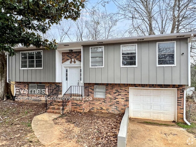Building Photo - 2125 Merry Dr NE Rental