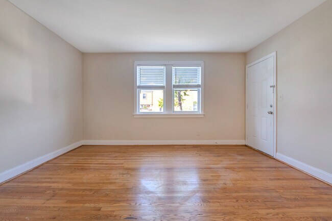 Photo - 1200 Penn St NE Unit 2