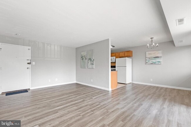 Photo - 5801 Quantrell Ave Unit L8