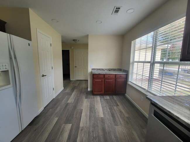 Photo - 41 Cheryl Cir