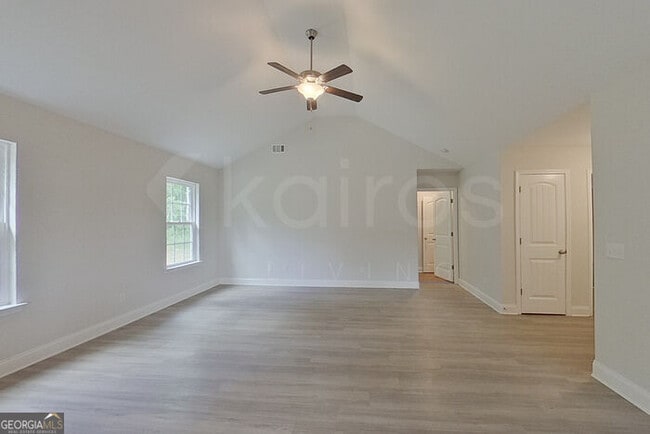 Photo - 223 Western Red Cedar Dr