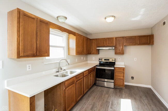 Photo - 6002 Tybalt Dr