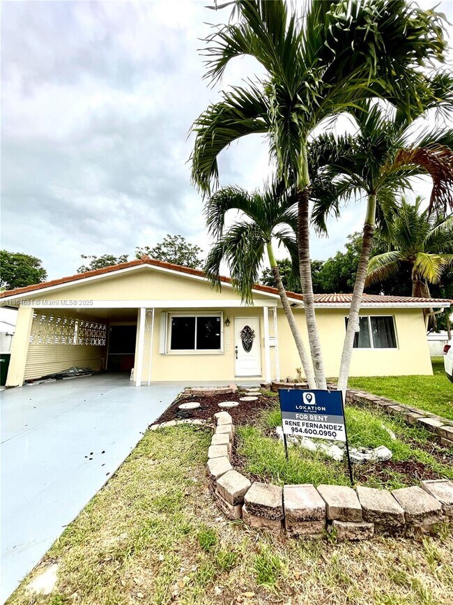 Building Photo - 2301 NW 55th St Rental