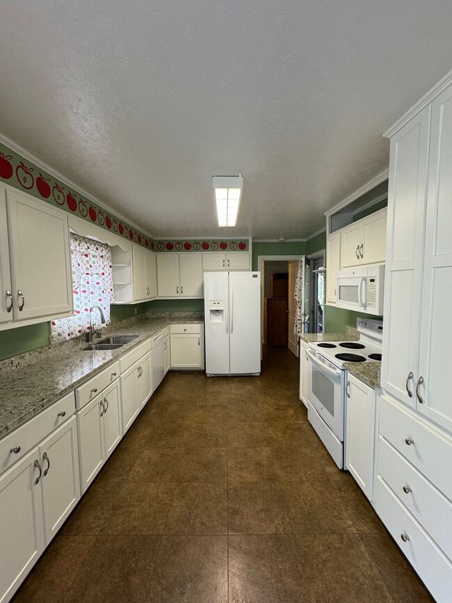 Photo - Prime Location! 2 Bed Home on Highway to M...