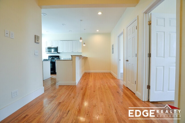 Photo - 1872 Commonwealth Ave