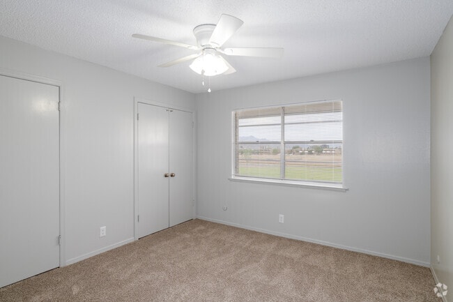2BR,1BA - 1029SF - Primary Bedroom