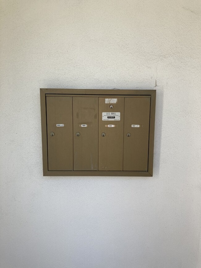 Photo - 3664 W 54th St Unidad 1