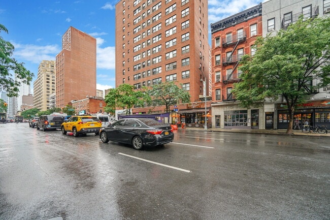 Building Photo - 363 3rd Ave Unit 4B Rental