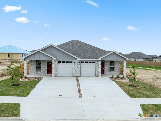 Building Photo - 5204 White Rose Dr Rental