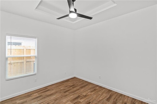 Photo - 12 W Woodson Dr Unit 4