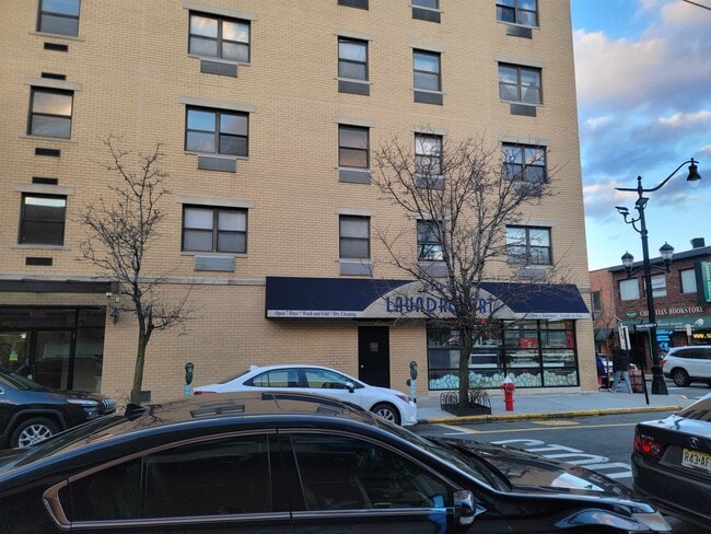 Building Photo - 2401 Bergenline Ave Unit 2E