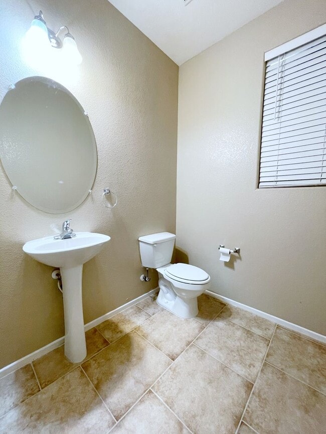 Photo - Spacious Living, Granite Counters, Great Location!