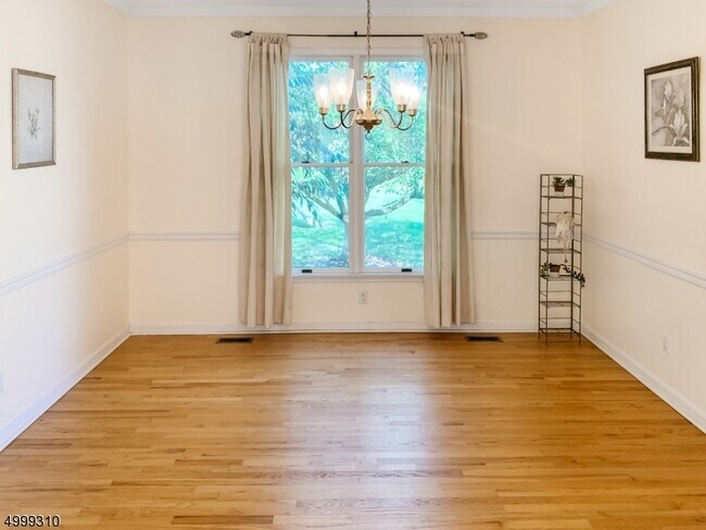 Photo - 9 Colonial Ct