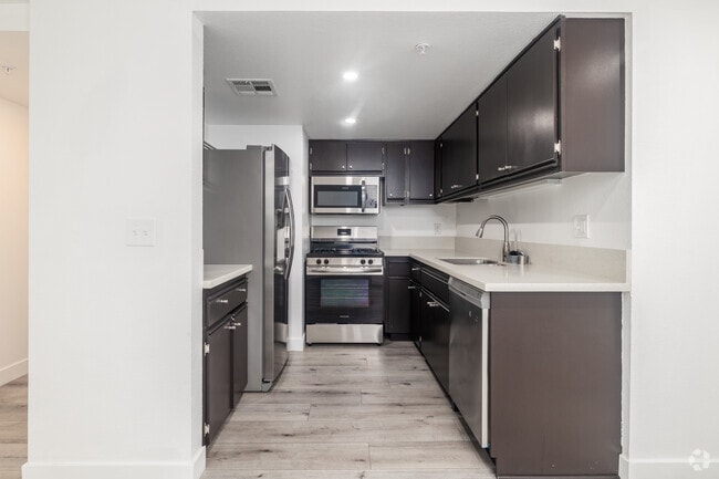 3BR, 2BA - 1,650SF - Kitchen