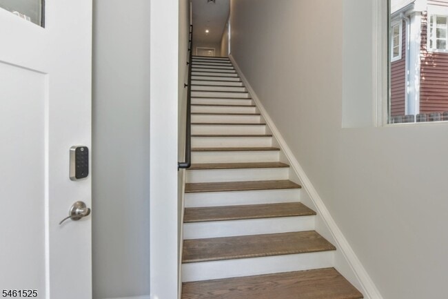 7 Bergen St Unit 203
