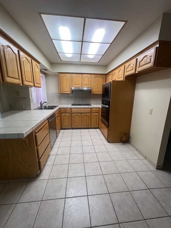 Photo - 948 Northwood Dr