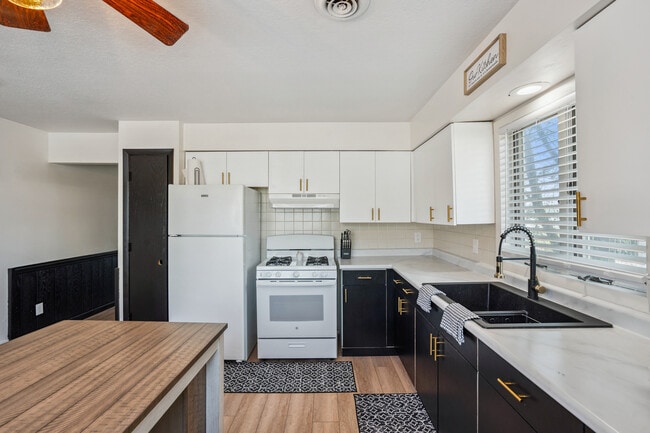 Photo - 403 River Dr