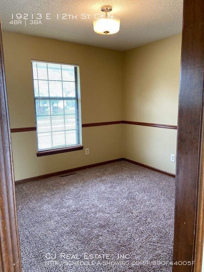 Photo - 19213 E 12th St Ct N