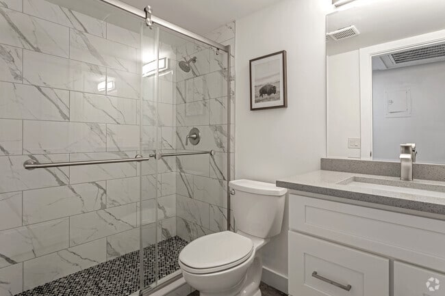 2BR,2BA - 900 SF