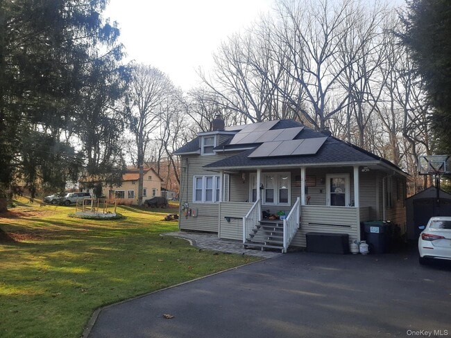 Building Photo - 23 Valley Ave